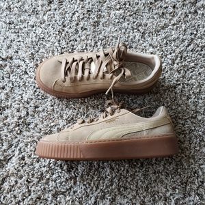 Puma Suede Platform Core Sneakers (brown with gum sole, size 7.5)